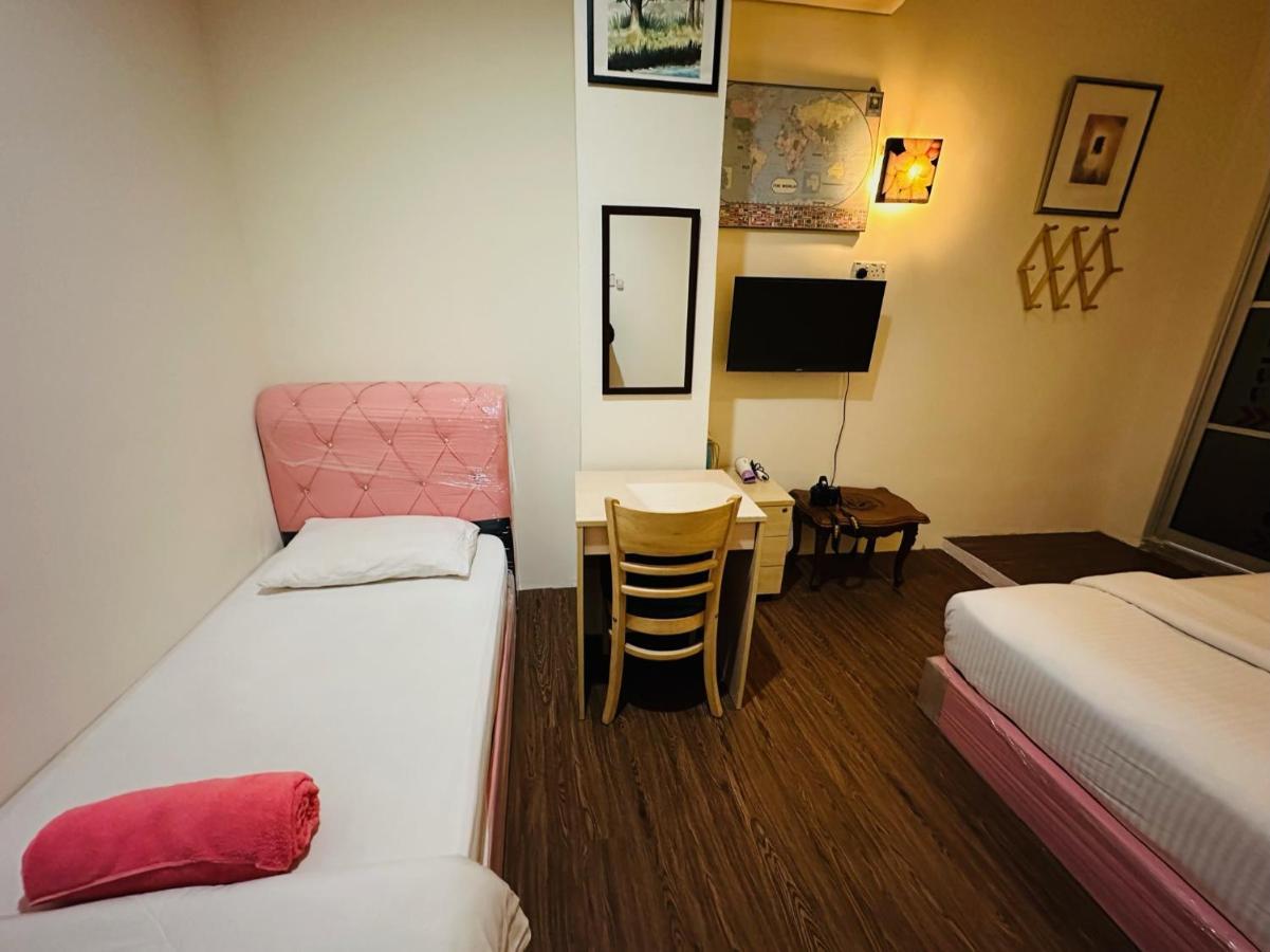 The Explorers Guesthouse And Hostel Κουάλα Λουμπούρ Εξωτερικό φωτογραφία