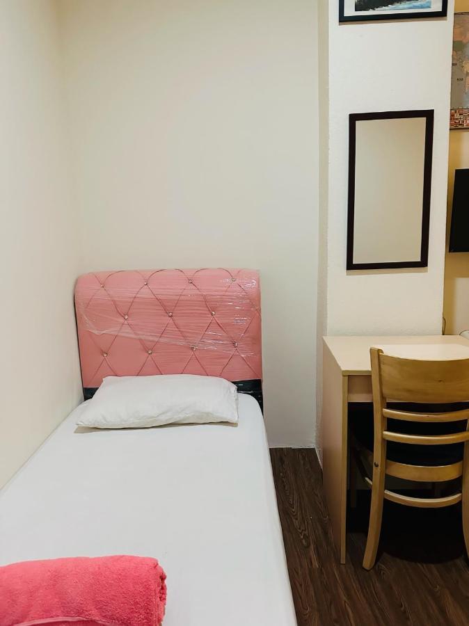 The Explorers Guesthouse And Hostel Κουάλα Λουμπούρ Εξωτερικό φωτογραφία
